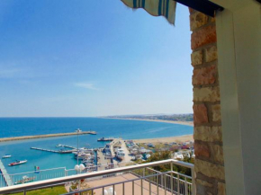 N019 - Numana, prestigioso quadrilocale vista mare